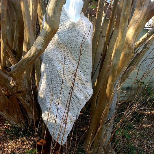 Crochet Poncho Pattern Easy Crochet Blanket Stitch Poncho Pattern Two types of yarns Poncho Crochet Pattern